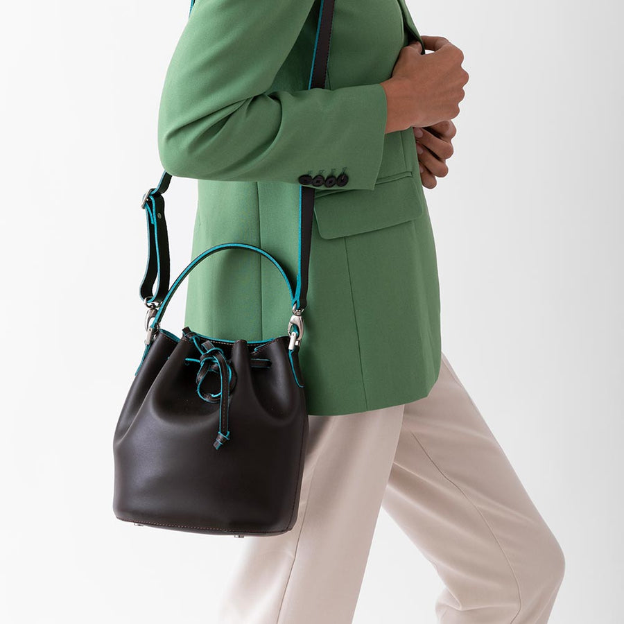 KAI' BUCKET BAG | Bucket bag, Bags, Vegetable tanned leather