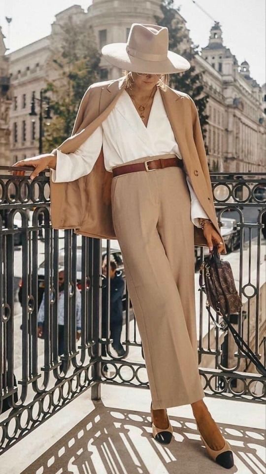 How to Dress Like an Italian Woman over 50 Alexandra de Curtis | Italian Leather Handbags, Purses & Ballet Flats How to Dress Like an Italian Woman over 50 Alexandra de Curtis | Italian Leather Handbags, Purses & Ballet Flats